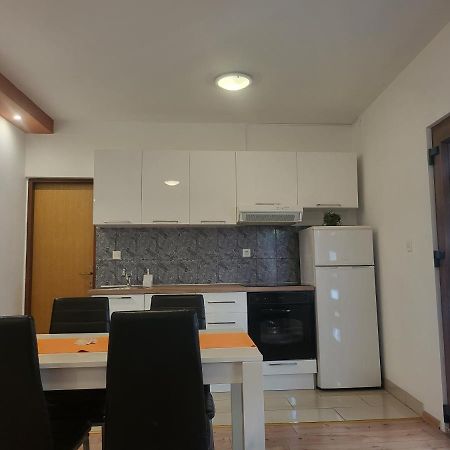 Apartments Lola Biograd Na Moru Bagian luar foto