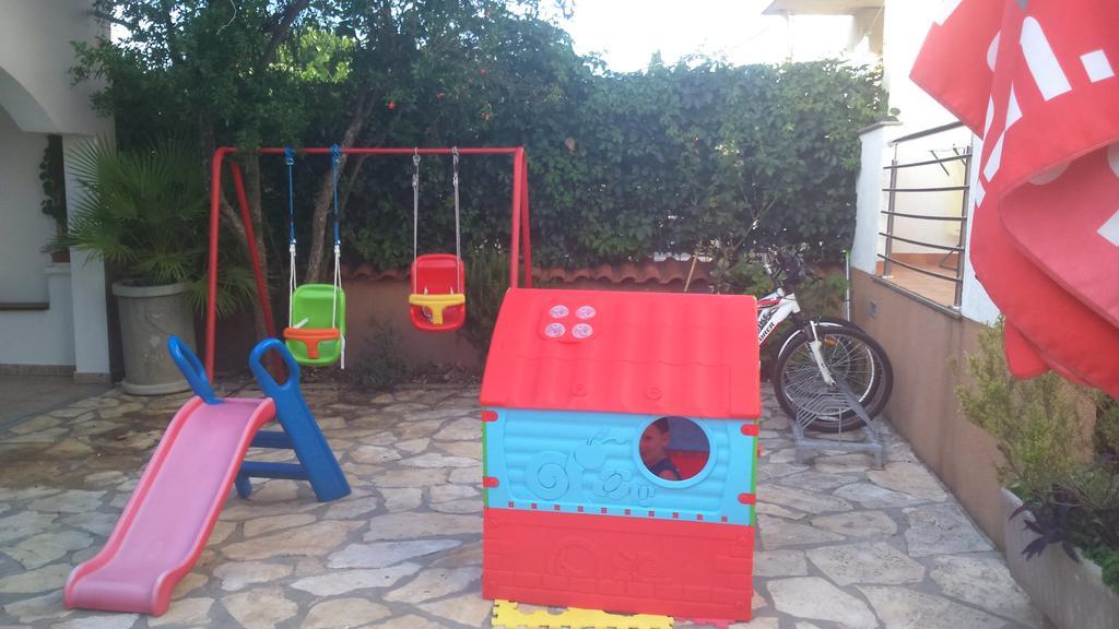 Apartments Lola Biograd Na Moru Bagian luar foto