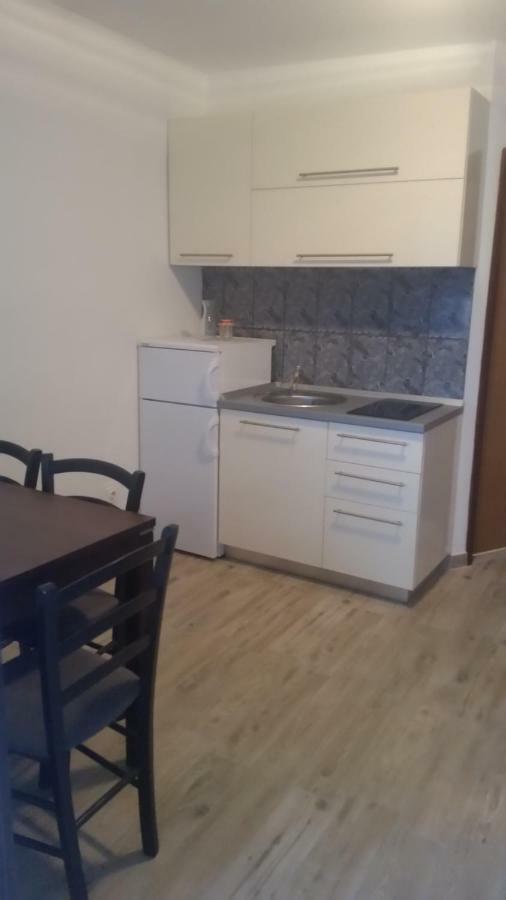 Apartments Lola Biograd Na Moru Bagian luar foto
