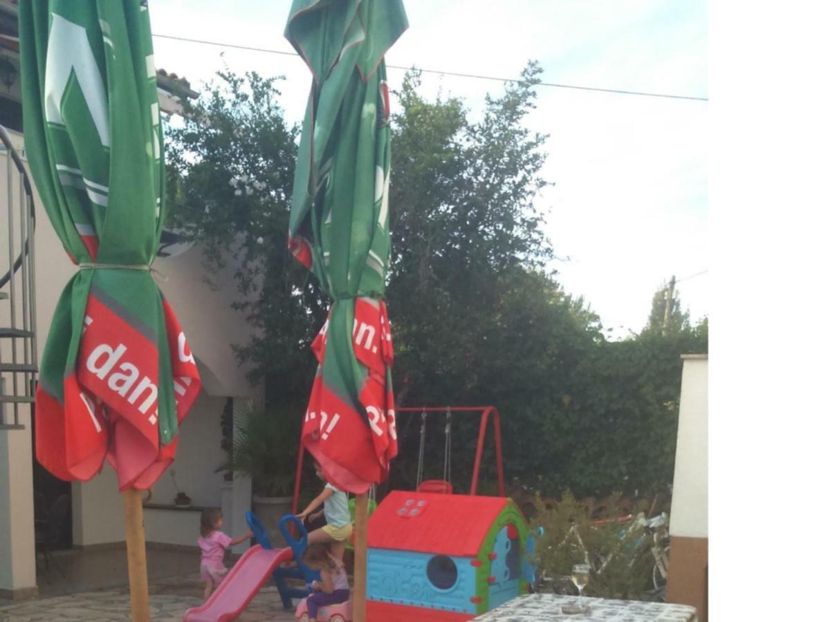 Apartments Lola Biograd Na Moru Bagian luar foto