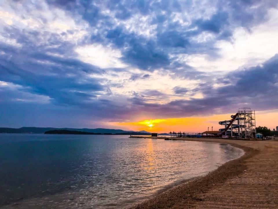 Apartments Lola Biograd Na Moru Bagian luar foto