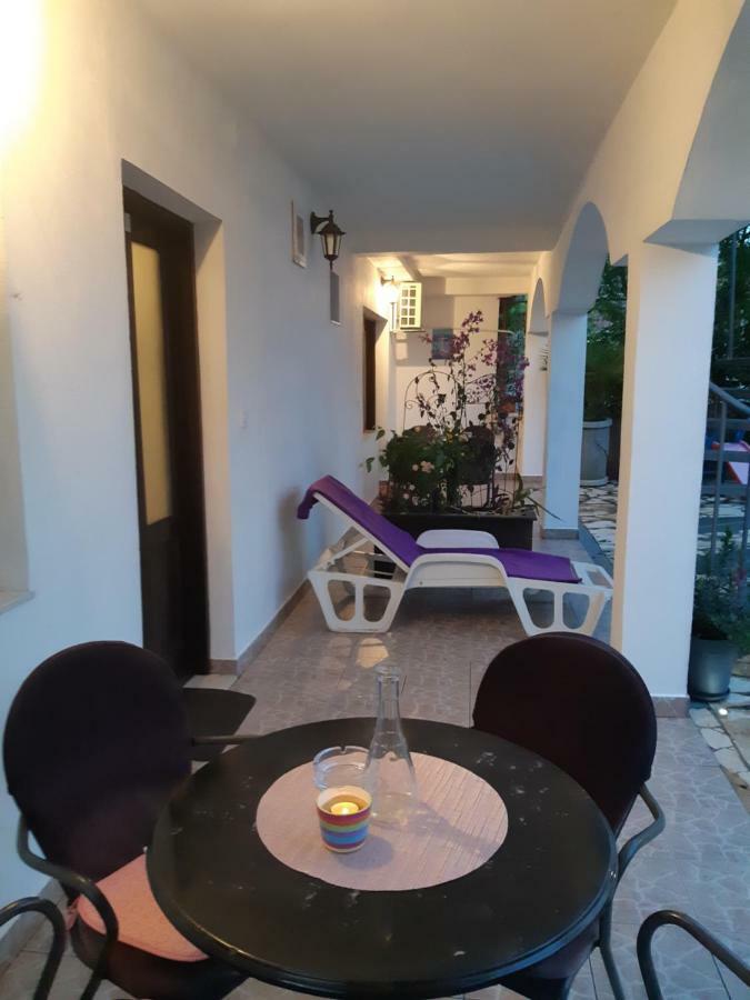 Apartments Lola Biograd Na Moru Bagian luar foto