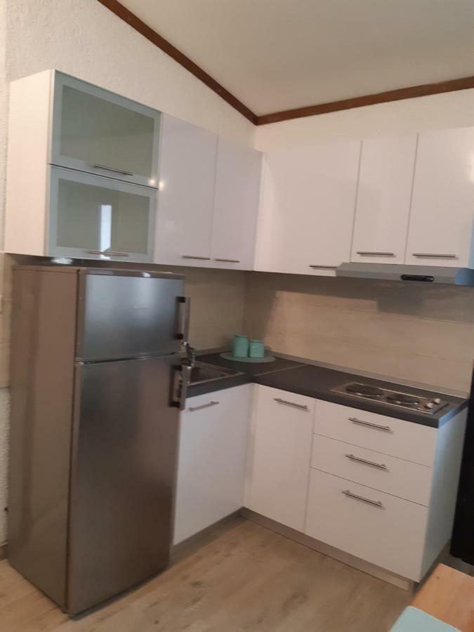 Apartments Lola Biograd Na Moru Bagian luar foto